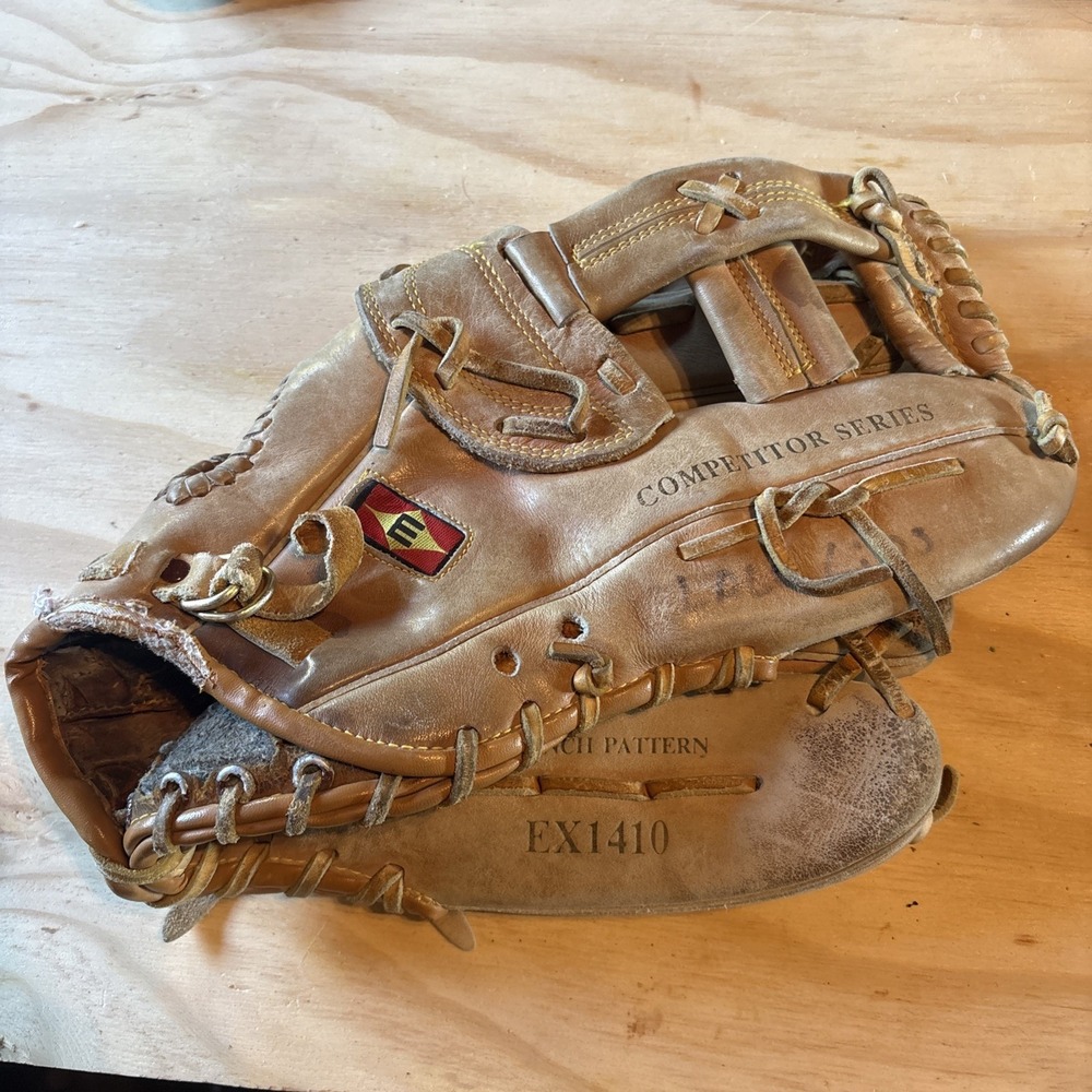 Easton EX1410 Competitor Series 13.5" Softball Glove Right Throw